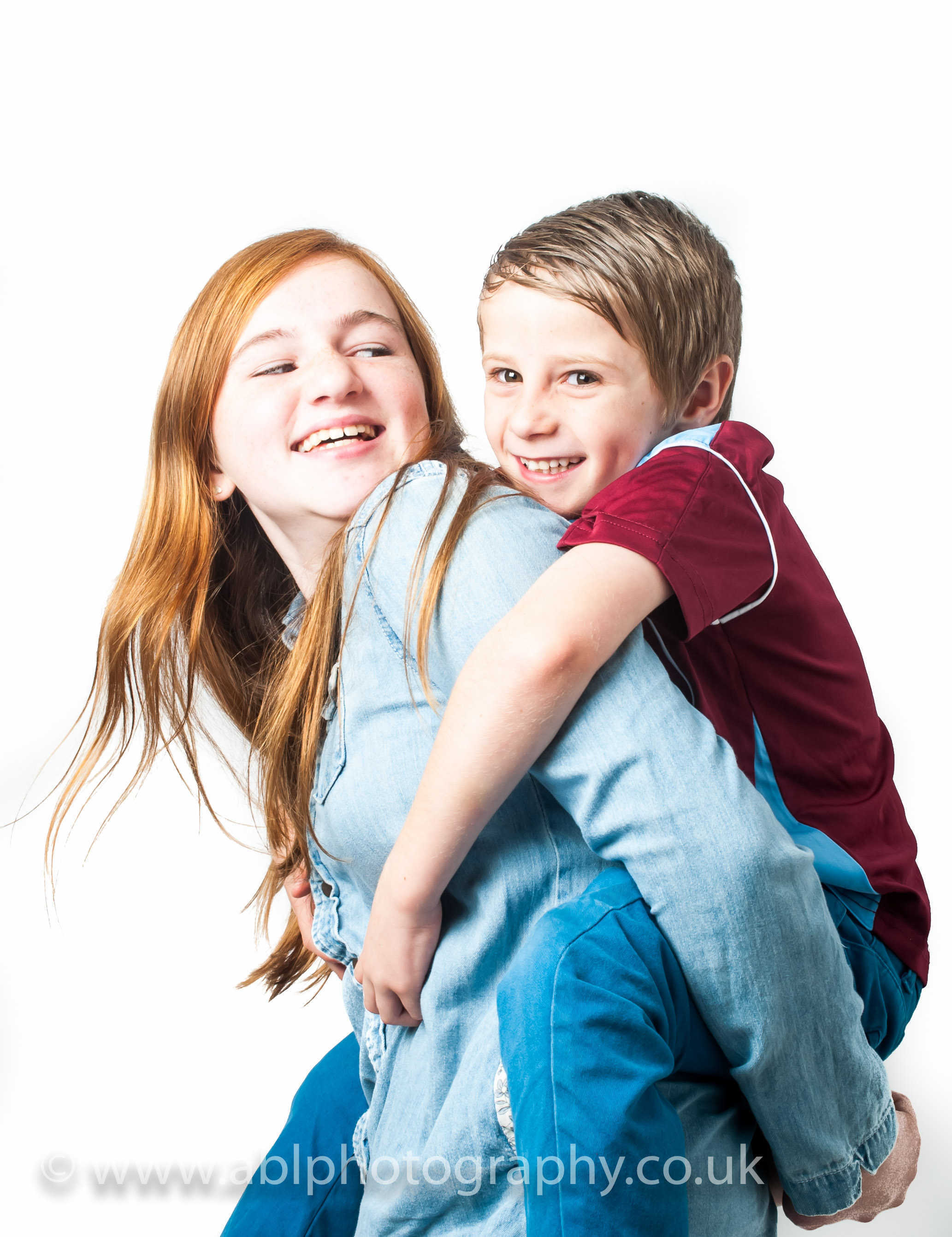 brother and sister piggy bag-3856