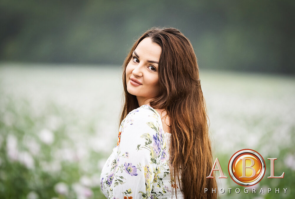 Photo-sessions in the beautiful poppy fields